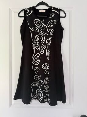 Orage Black and White Sleeveless Swirl A-Line Dress